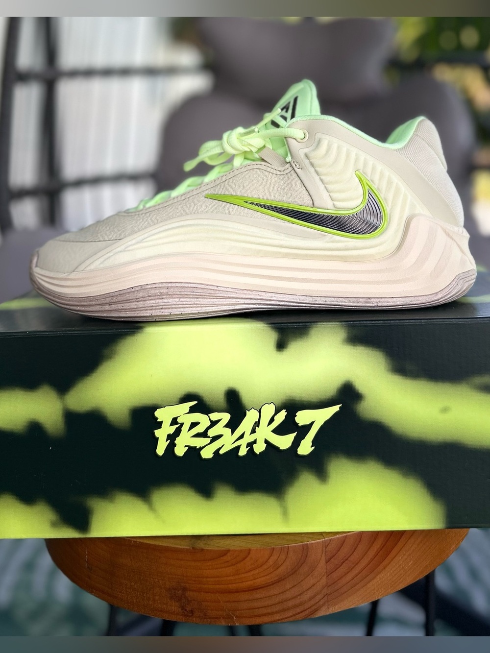 Nike Giannis Freak 7 LE Spotlight M9/W10.5 Light Khaki Volt NIB